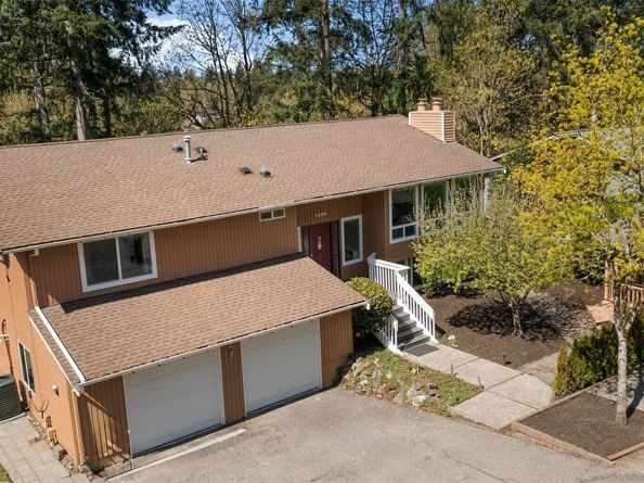 1525 218th Place NE, Sammamish WA 98074
