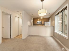 1700 Bellevue Avenue 301, Seattle WA 98122