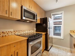 1700 Bellevue Avenue 301, Seattle WA 98122