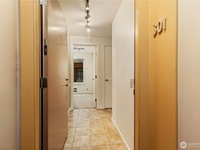 1700 Bellevue Avenue 301, Seattle WA 98122