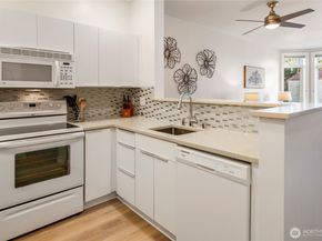 2415 2nd Avenue 432, Seattle WA 98121