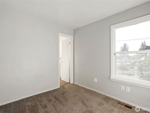 1519 N Callow Avenue, Bremerton WA 98312