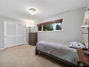 15916 Larch Way, Lynnwood WA 98087