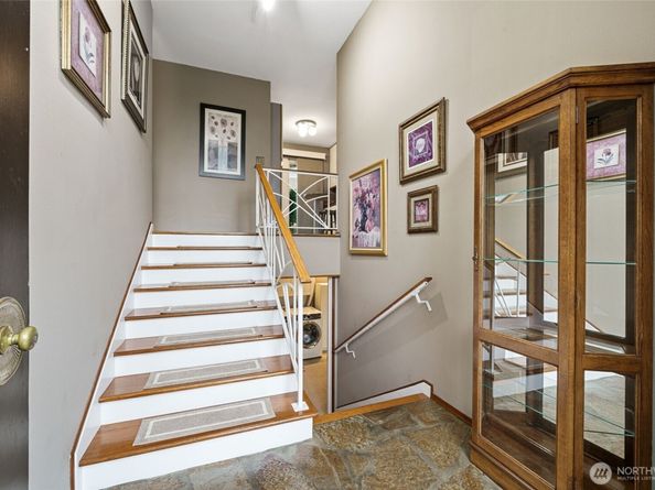 15916 Larch Way, Lynnwood WA 98087