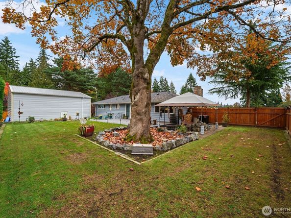 15916 Larch Way, Lynnwood WA 98087