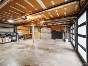 15916 Larch Way, Lynnwood WA 98087