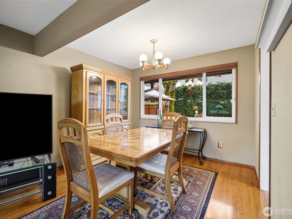 15916 Larch Way, Lynnwood WA 98087