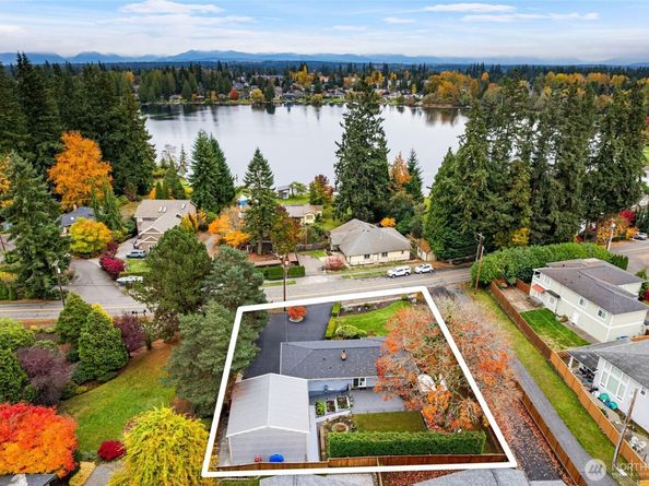 15916 Larch Way, Lynnwood WA 98087