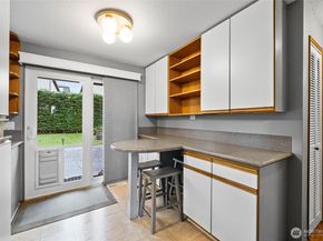 15916 Larch Way, Lynnwood WA 98087