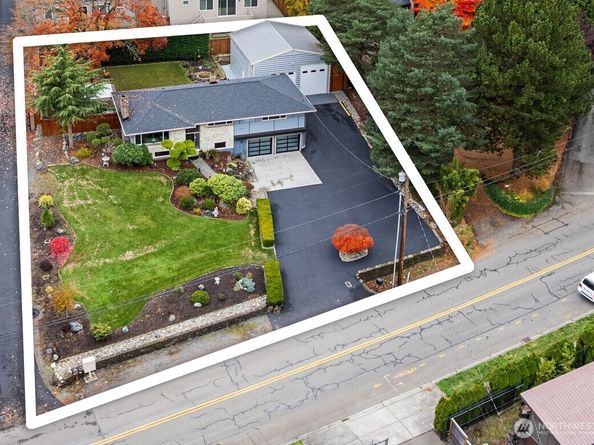 15916 Larch Way, Lynnwood WA 98087