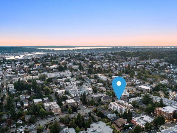 1203 H N Allen Place, Seattle WA 98103
