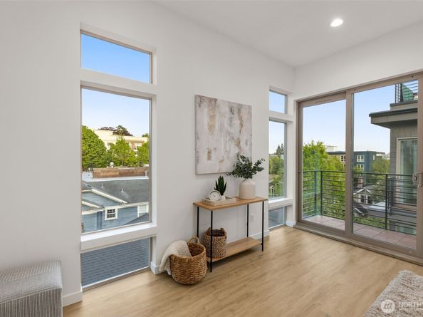 1203 H N Allen Place, Seattle WA 98103