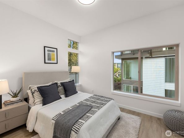 1203 H N Allen Place, Seattle WA 98103