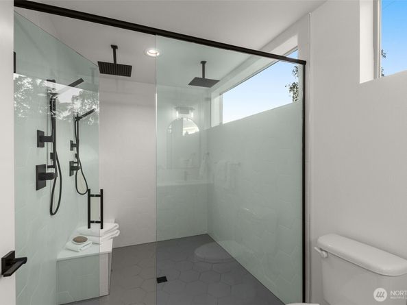 1203 H N Allen Place, Seattle WA 98103