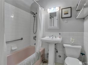 1101 17th Avenue 101, Seattle WA 98122