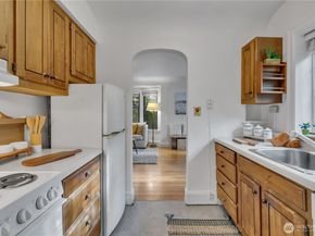1101 17th Avenue 101, Seattle WA 98122