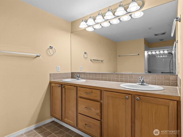 430 SW 156th Street 103, Burien WA 98166