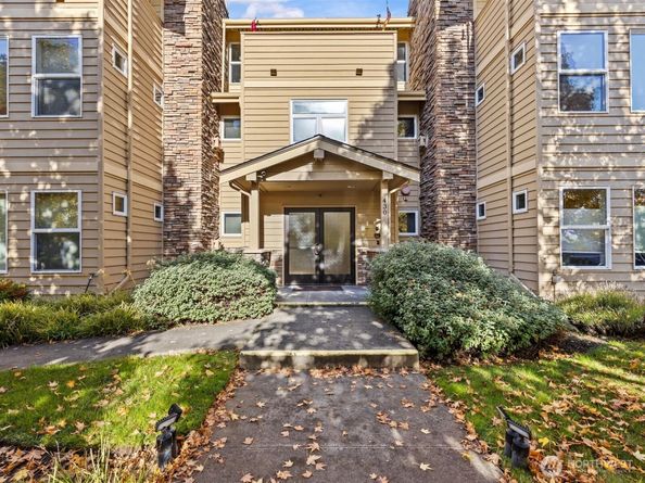 430 SW 156th Street 103, Burien WA 98166