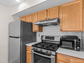 430 SW 156th Street 103, Burien WA 98166