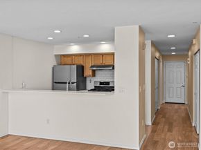 430 SW 156th Street 103, Burien WA 98166