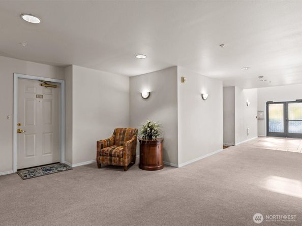 430 SW 156th Street 103, Burien WA 98166