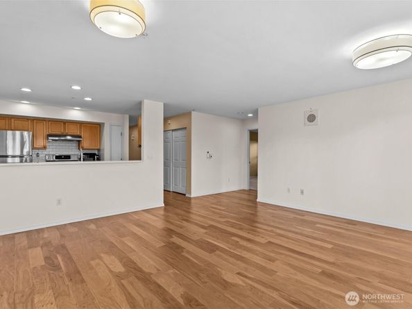 430 SW 156th Street 103, Burien WA 98166