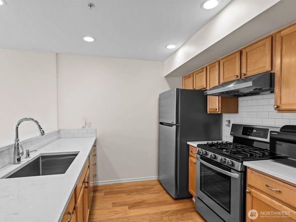 430 SW 156th Street 103, Burien WA 98166