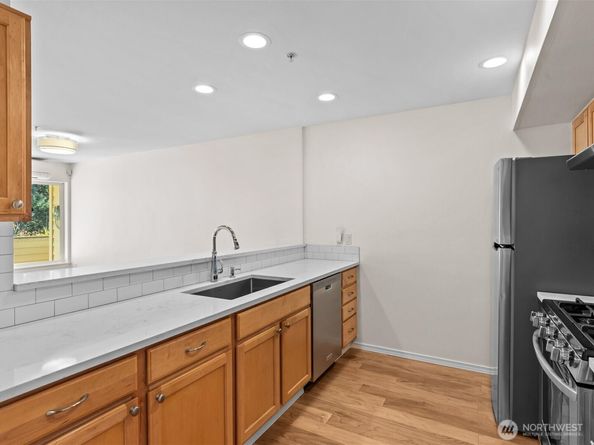 430 SW 156th Street 103, Burien WA 98166