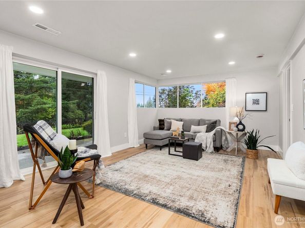 30150 10th Avenue SW, Federal Way WA 98023