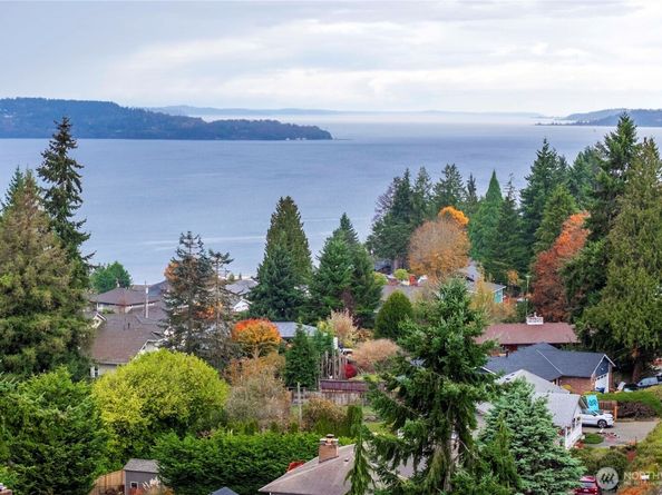 30150 10th Avenue SW, Federal Way WA 98023