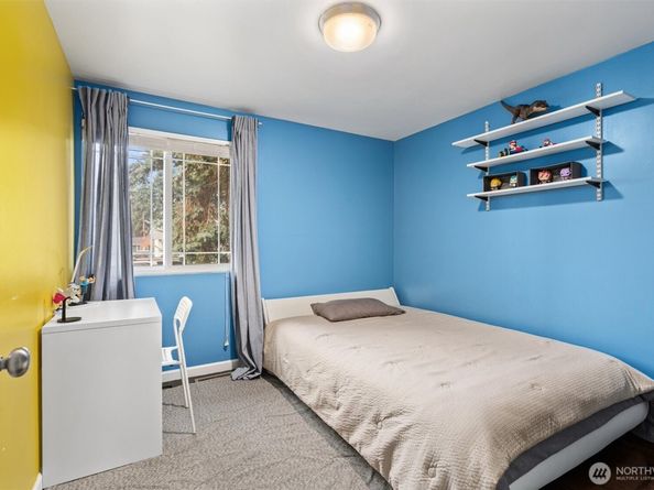 25918 14th Avenue S, Des Moines WA 98198