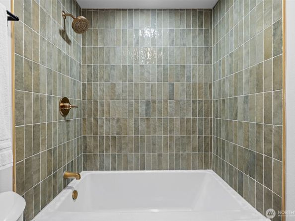 10852 4th Avenue S, Seattle WA 98168