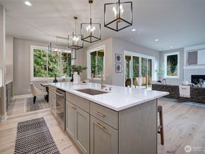 12818 NE 65th Lane, Kirkland WA 98033