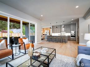 12818 NE 65th Lane, Kirkland WA 98033