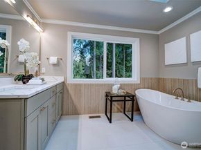 12818 NE 65th Lane, Kirkland WA 98033