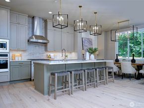 12818 NE 65th Lane, Kirkland WA 98033