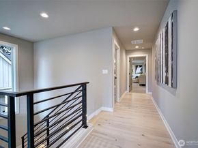 12818 NE 65th Lane, Kirkland WA 98033