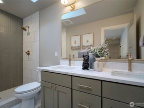 12818 NE 65th Lane, Kirkland WA 98033