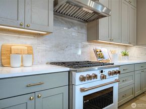 12818 NE 65th Lane, Kirkland WA 98033