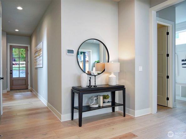 12818 NE 65th Lane, Kirkland WA 98033