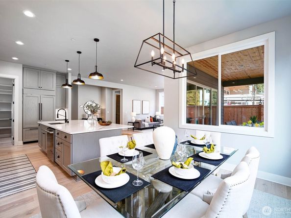 12818 NE 65th Lane, Kirkland WA 98033