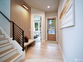 12818 NE 65th Lane, Kirkland WA 98033