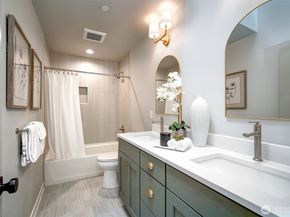 12818 NE 65th Lane, Kirkland WA 98033