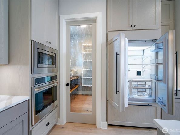 12818 NE 65th Lane, Kirkland WA 98033