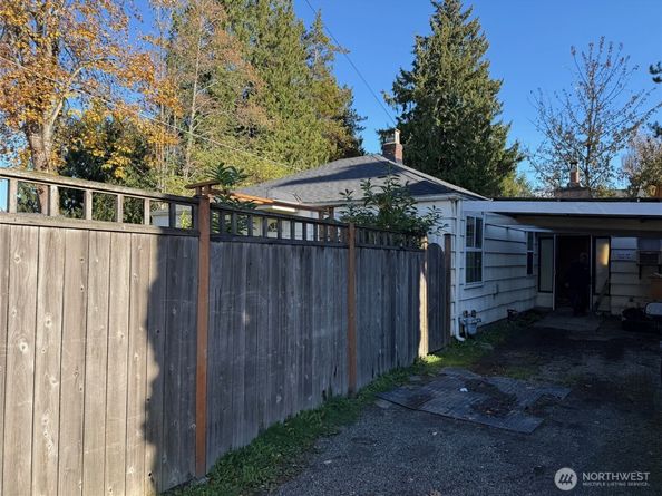 12018 Sand Point Way NE, Seattle WA 98125