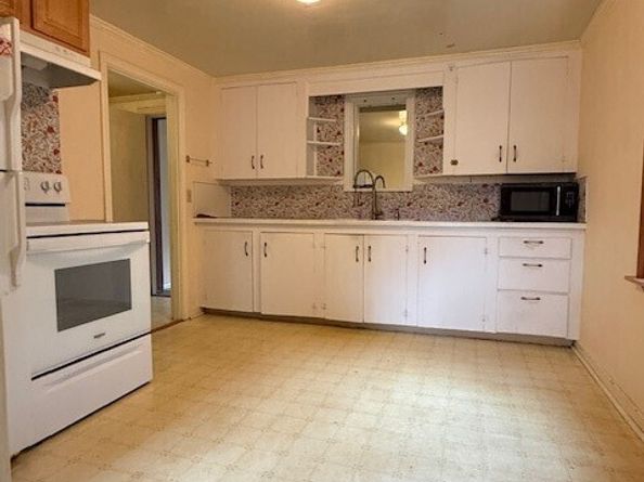 12018 Sand Point Way NE, Seattle WA 98125