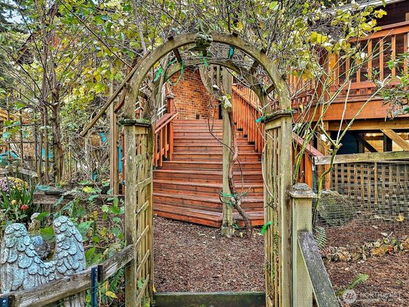 15226 26th Avenue SW, Burien WA 98166