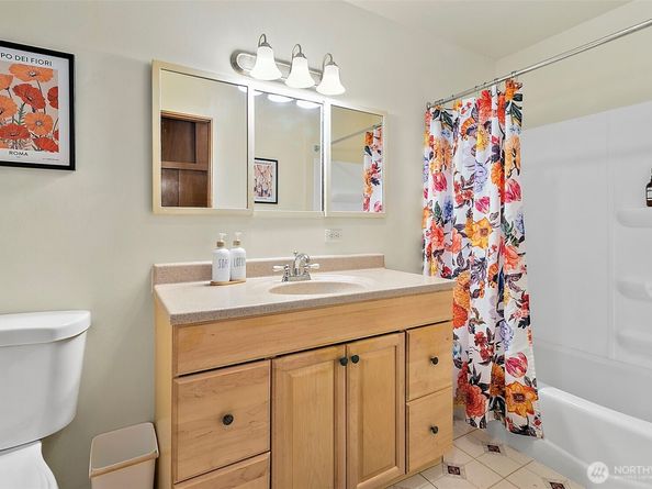 15226 26th Avenue SW, Burien WA 98166