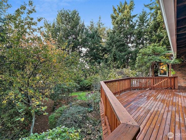 15226 26th Avenue SW, Burien WA 98166