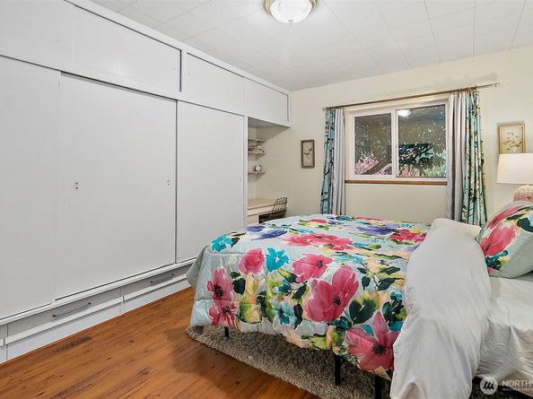 15226 26th Avenue SW, Burien WA 98166